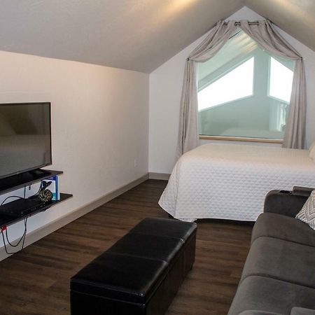 Otter Beach Lodges Хоумър Екстериор снимка