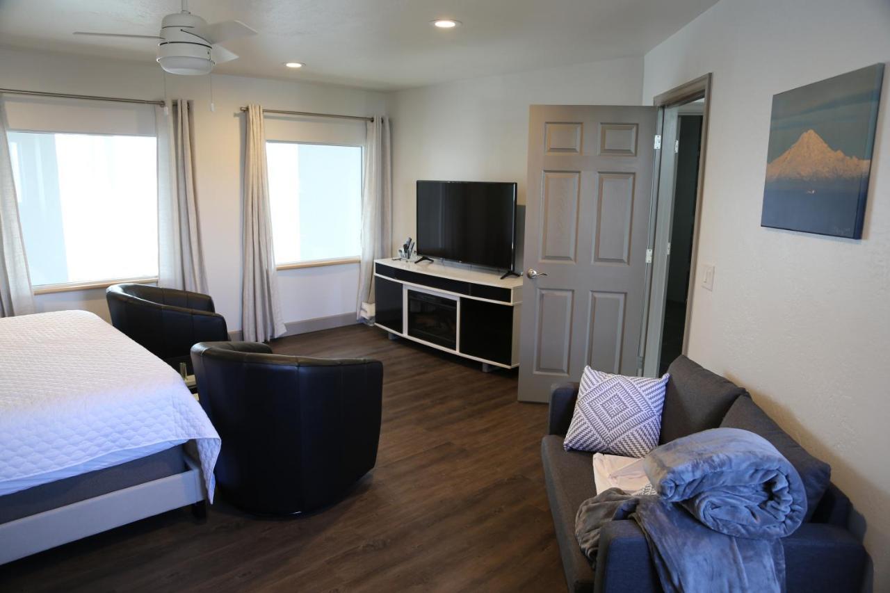 Otter Beach Lodges Хоумър Екстериор снимка